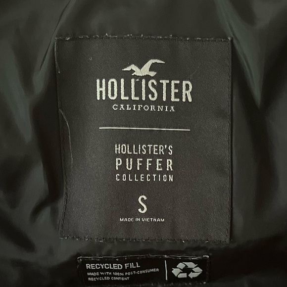 Hollister Puffer Jacket, In a small! - Picture 4 of 5